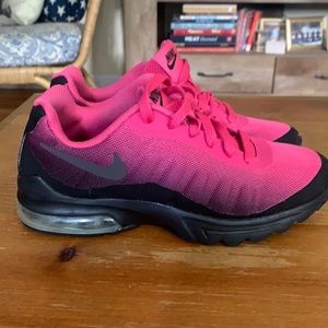 Nike Air Max Invigor